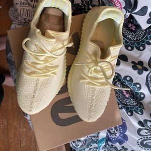 Yeezy mens size 8 butters